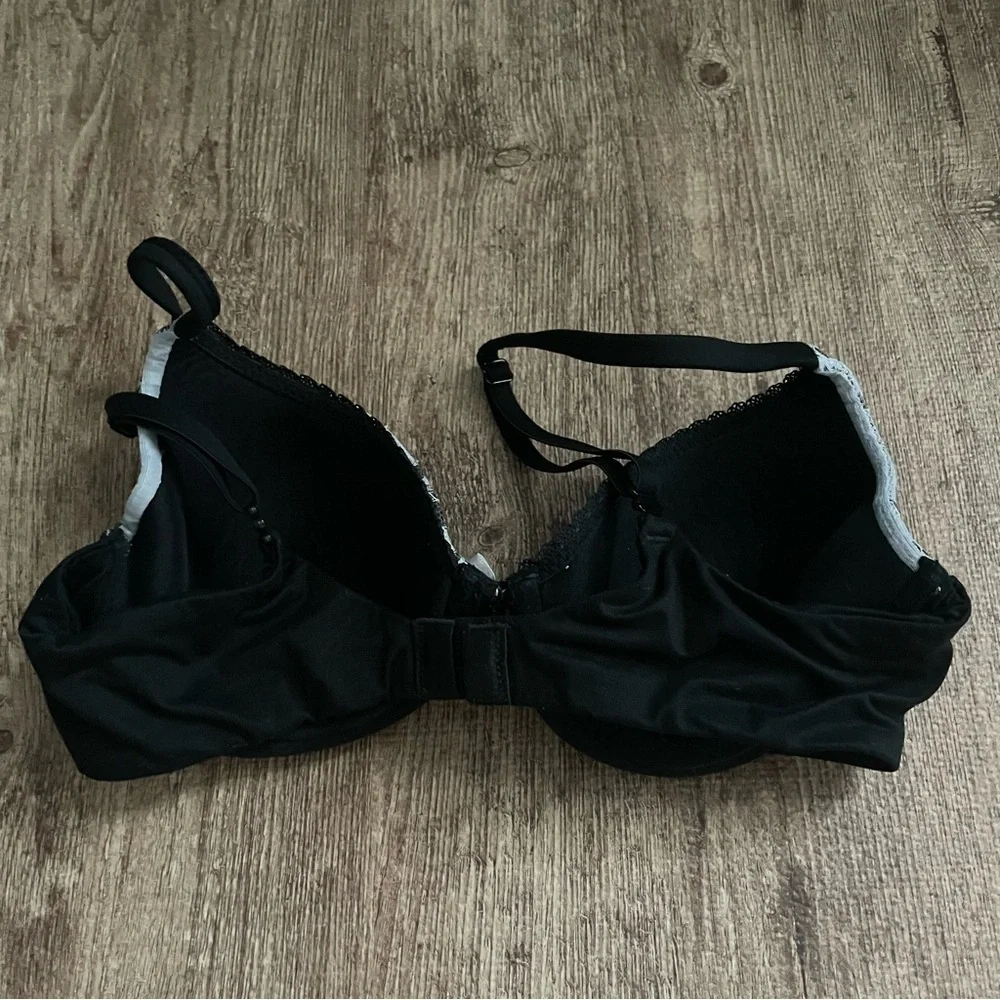 Victoria's Secret Body By Victoria Lined Perfect Coverage Bra Size 34C